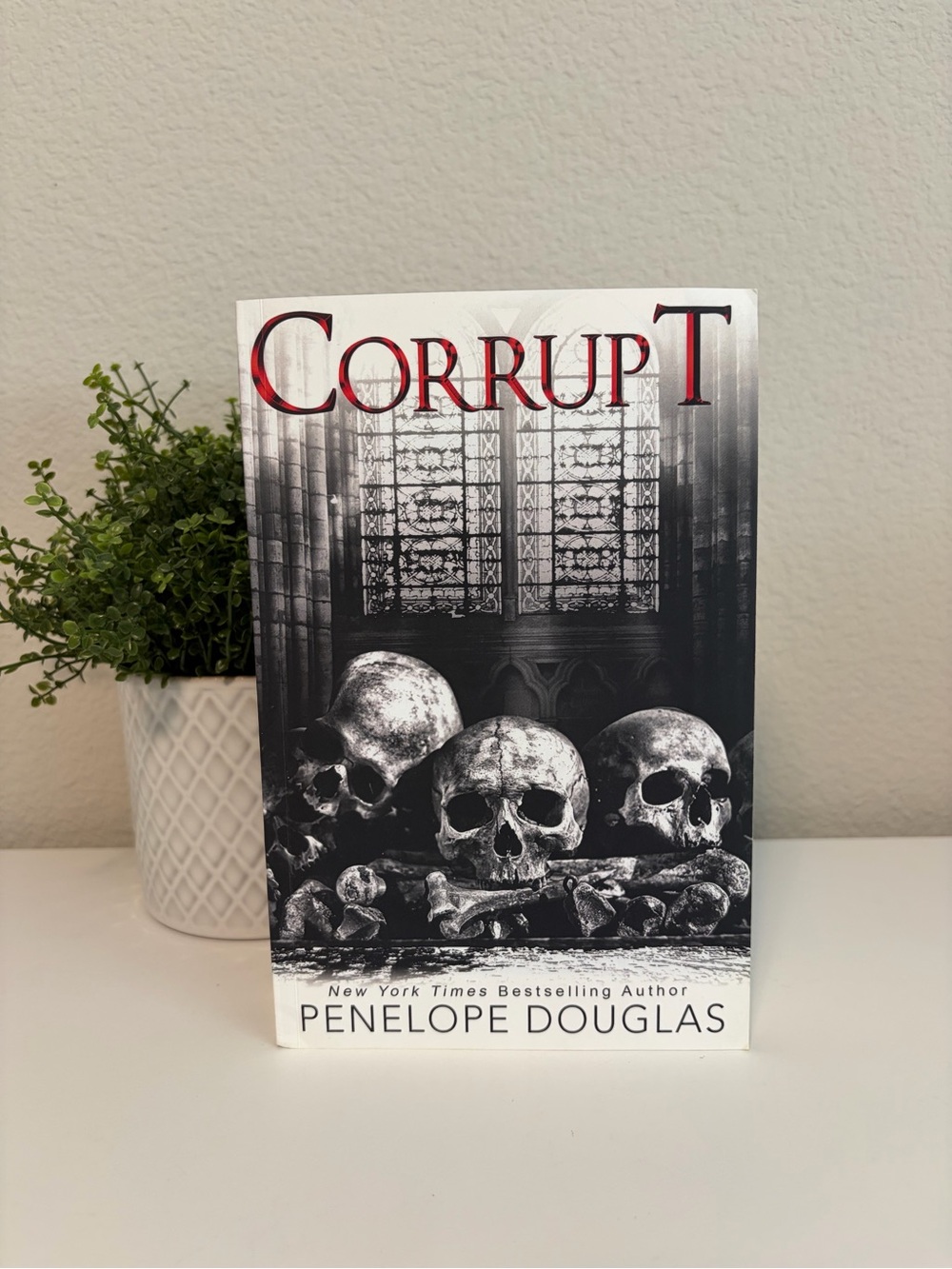 Corrupt by Penelope Douglas - OOP cover